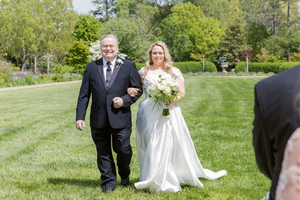 Hannah + Travis - Ault Park Wedding