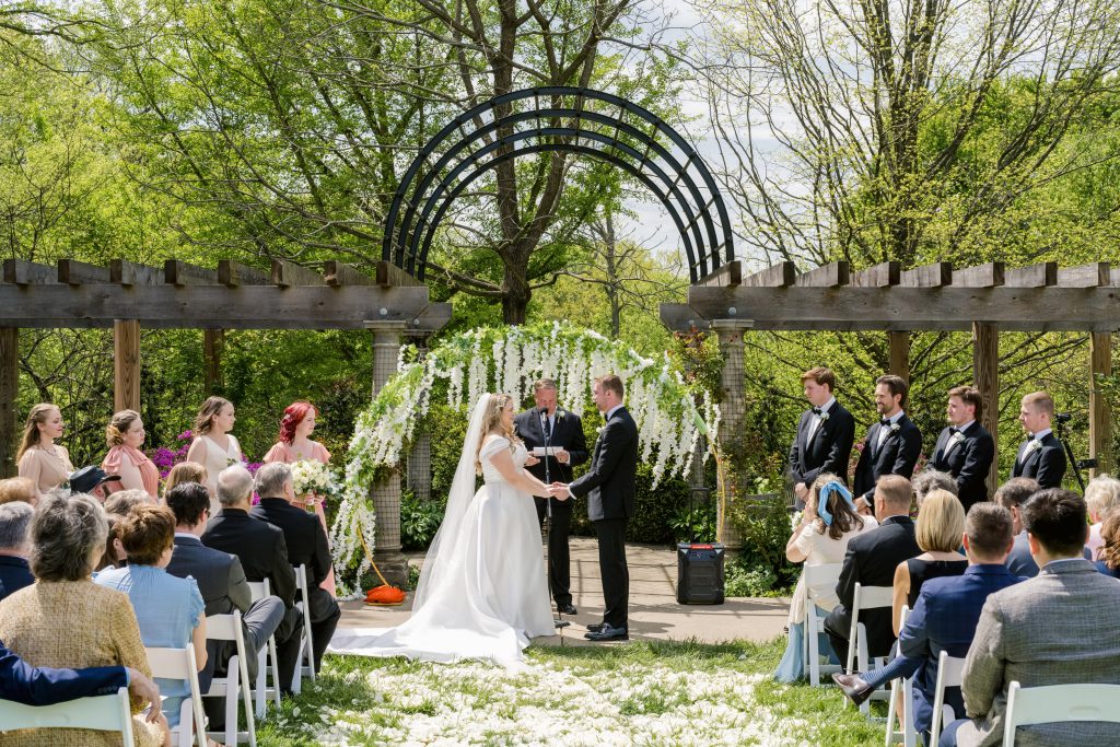 Hannah + Travis - Ault Park Wedding