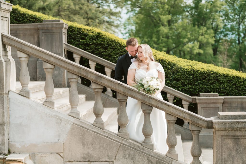 Hannah + Travis - Ault Park Wedding