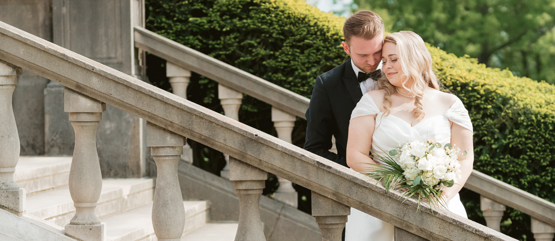 Hannah + Travis - Ault Park Wedding